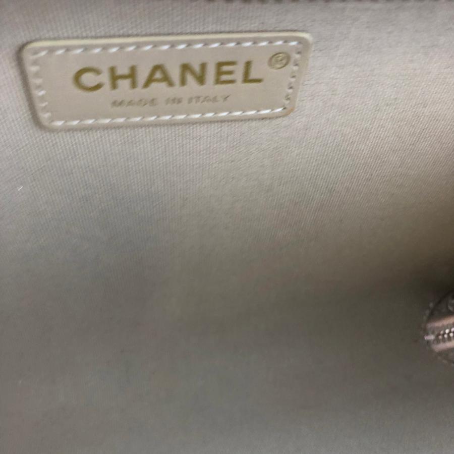 CHANEL シャネル マトラッセ チェーンショルダーバッグ CHANEL シャネル マトラッセ チェーンショルダーバッグ