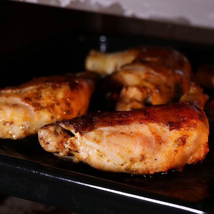 骨付き鶏モモ肉 200g×4本入り チキンレッグ 鶏肉 BBQ バーベキュー用 ポイント消化 BBQチキン |  | 02