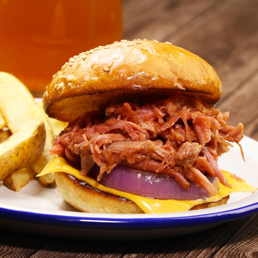 BBQプルドポーク  BBQソース【ホット】付き　500g　オリジナルスパイス味付け済  加熱調理済 |  | 01