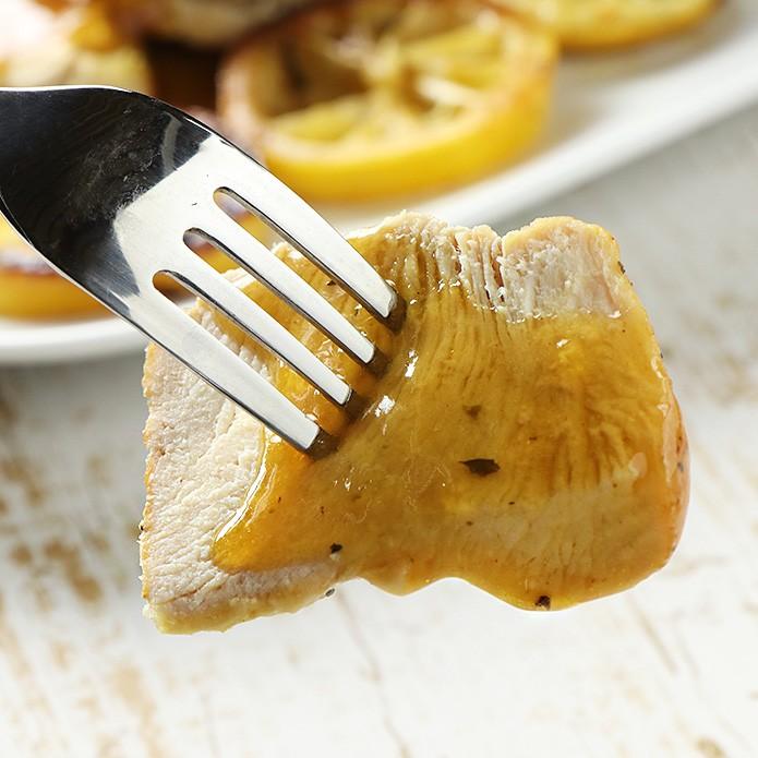 【次回2026/10月頃入荷予定】ターキーブレスト (七面鳥のムネ肉) 700g アメリカ産 大きな胸肉 サンクスギビング/クリスマスホームパーティに♪ |  | 08