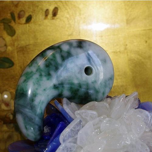 糸魚川翡翠　勾玉　希少　大玉 🐥🐉【希少/最高品質】糸魚川翡翠勾玉(透過)/成功、繁栄、霊性