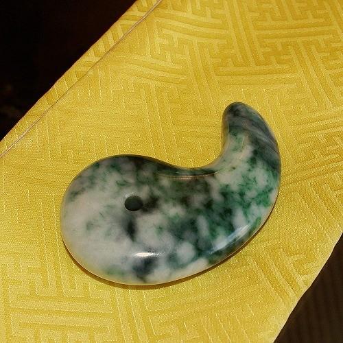 theory xyz 糸魚川翡翠 勾玉 80mm 特大 極上級 ひすい 甲府製 秋光作