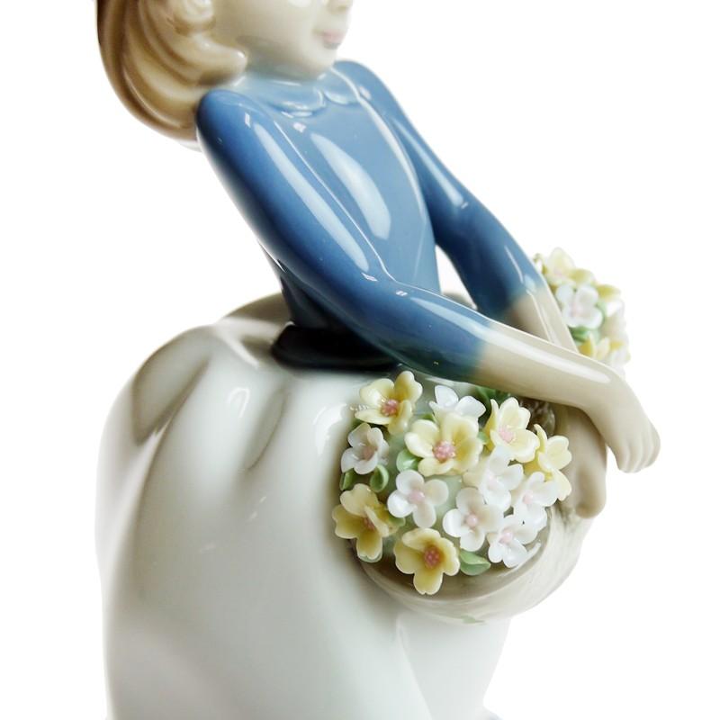 50 Off Lladro リヤドロ 5月の花 メーカー希望小売価格から30 Off Talentpop Co