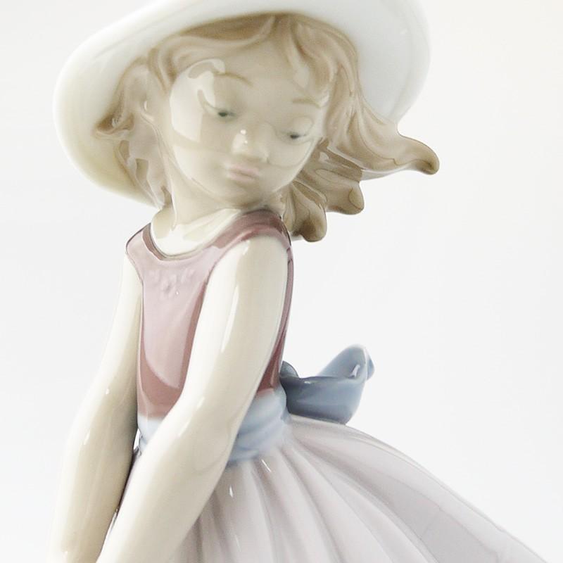 LLADRO リヤドロ 人形 花の小径 8246 フィギュリン 高さ18cm 女の子