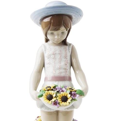 Lladro リヤドロ 人形 スカートに花いっぱい 8674 フィギュリン 高さ22cm 女の子 花 磁器人形 Www Arnon Com Sa