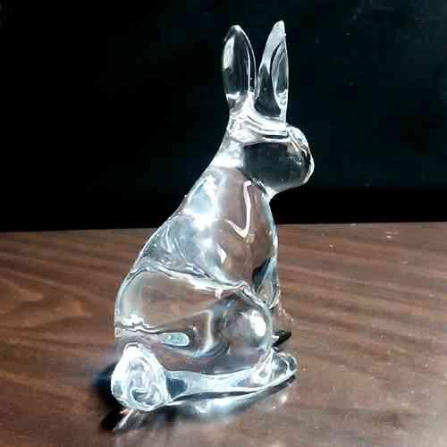 バカラ製　うさぎのフィギュリン　ブラッククリスタルガラス バカラ（Baccarat） 品切れ 置物 うさぎ 跳ねるから縁起ものとして人気