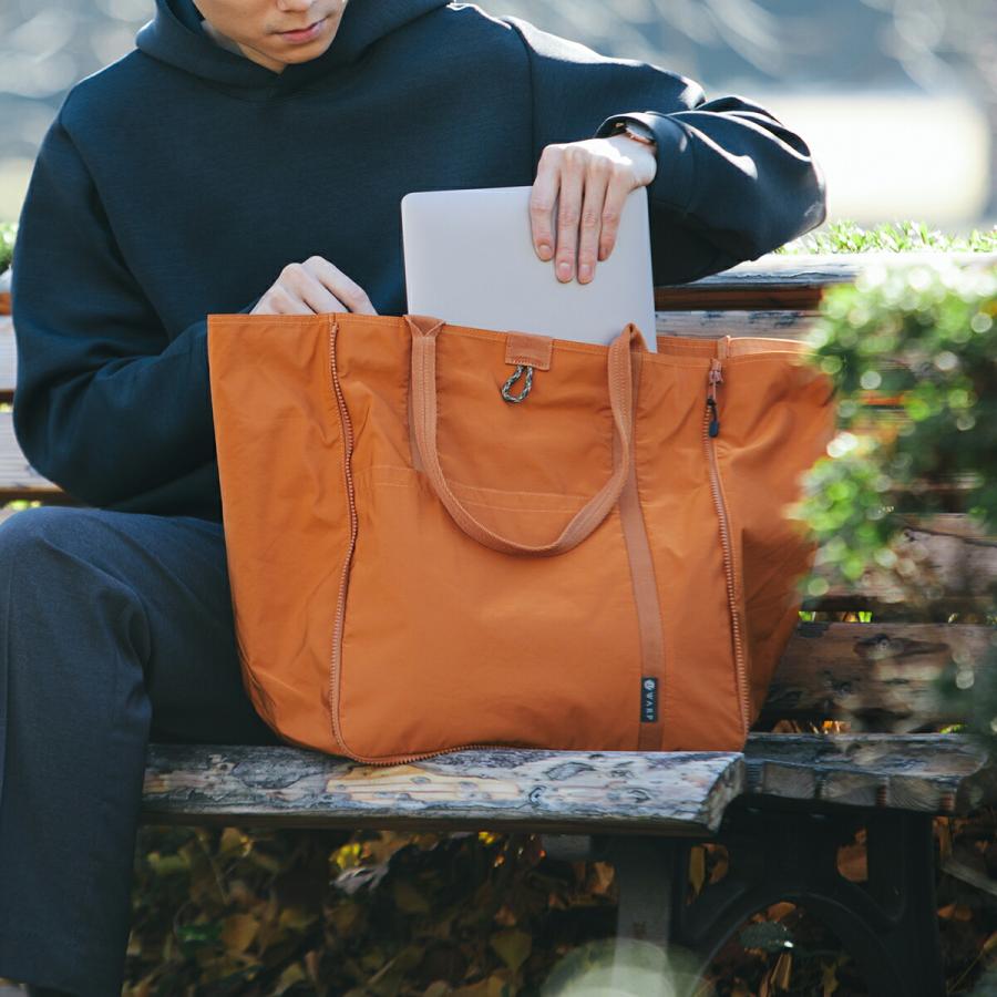 マチを広げて16倍の容量に | WARP トランスフォーム トートバッグ