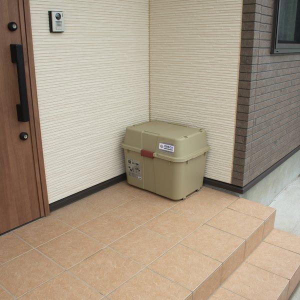 代引不可/〔2台セット〕 キャリーボックス 70L コヨーテ ローラー付き 宅配BOX用シール付き 日本製 収納ボックス 防災 アウトドア/代引不可_4
