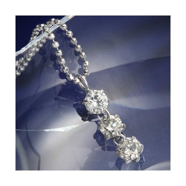 代引不可/PT0.5ctダイヤスリーストーン ペンダント/代引不可