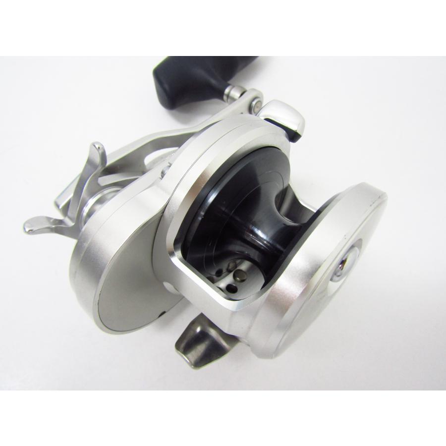 シマノ SHIMANO 17. オシアジガー 2000NRPG ベイトリール シマノ SHIMANO 17. オシアジガー 2000NRPG ベイトリール