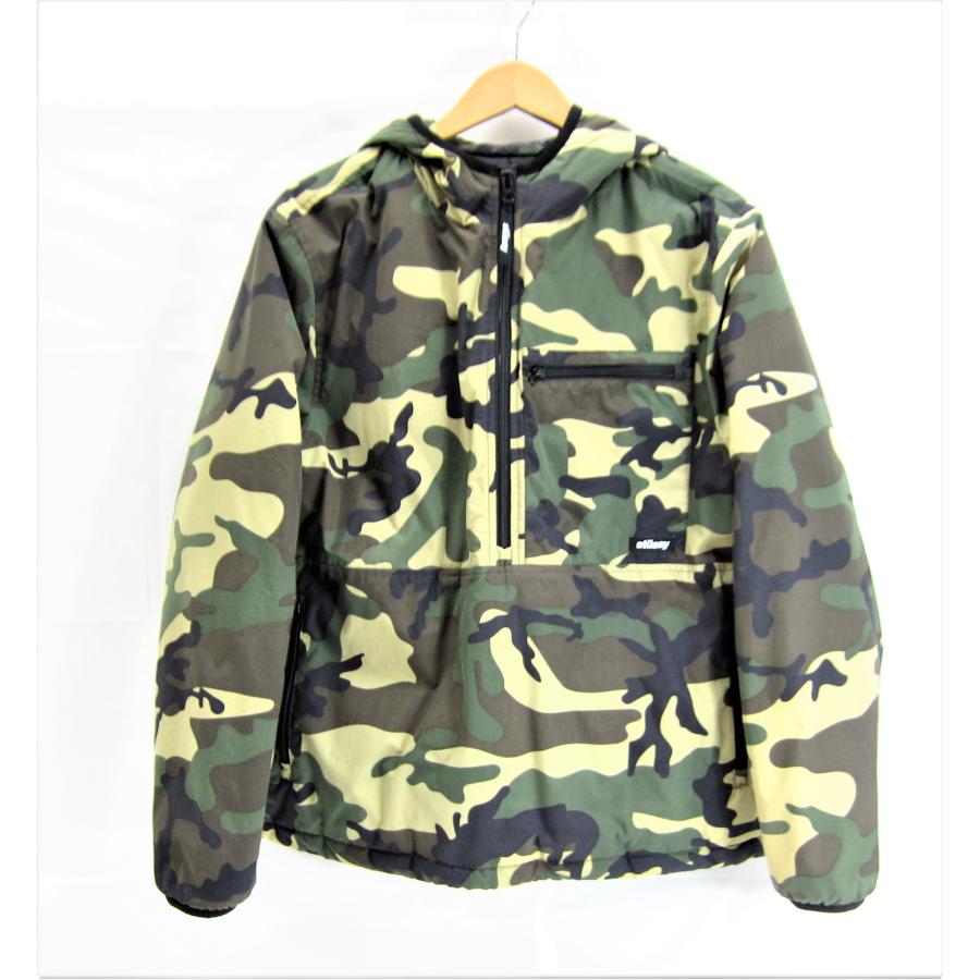 STUSSY ステューシー 迷彩柄 ナイロン中綿 フロントジップ STUSSY ステューシー 迷彩柄 ナイロン中綿 フロントジップ