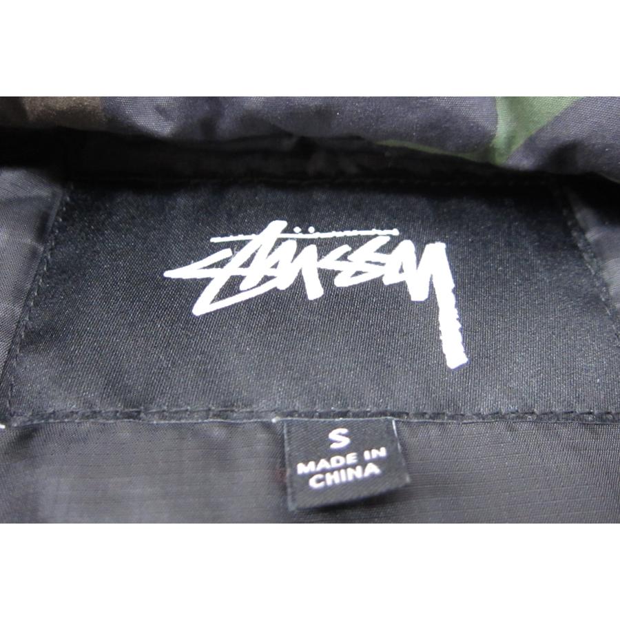 STUSSY ステューシー 迷彩柄 ナイロン中綿 フロントジップ STUSSY ステューシー 迷彩柄 ナイロン中綿 フロントジップ