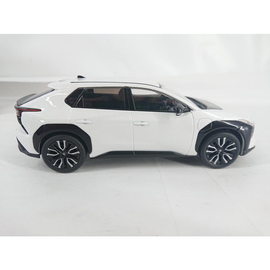 トヨタ（TOYOTA） 新型bZ4X ビーズィーフォーエックス SUV ミニカー