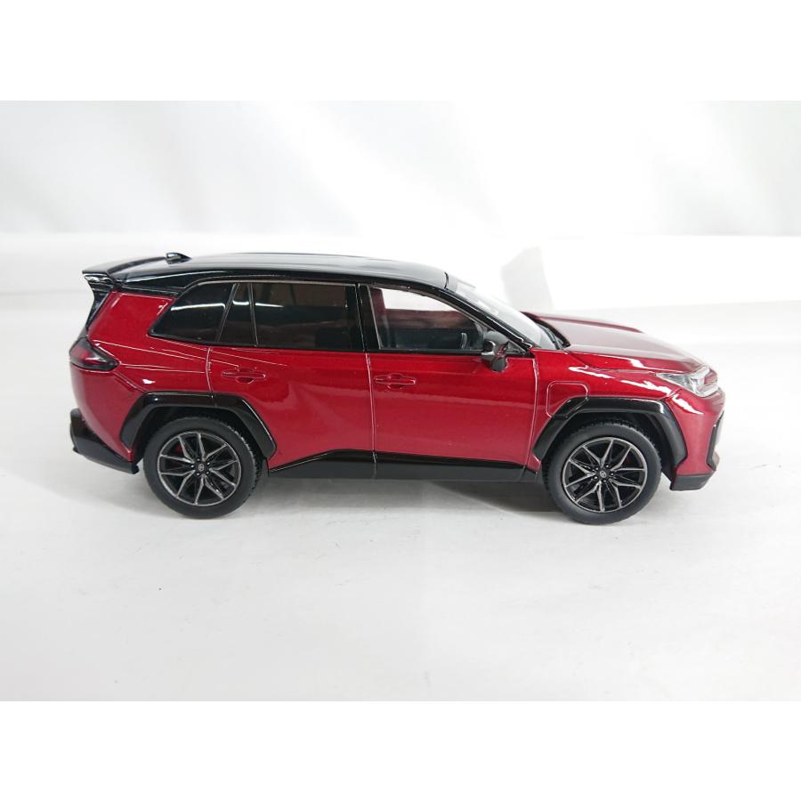 トヨタ RAV4 GR SPORT ブラックxエモーショナルレッドII 1/30色見本