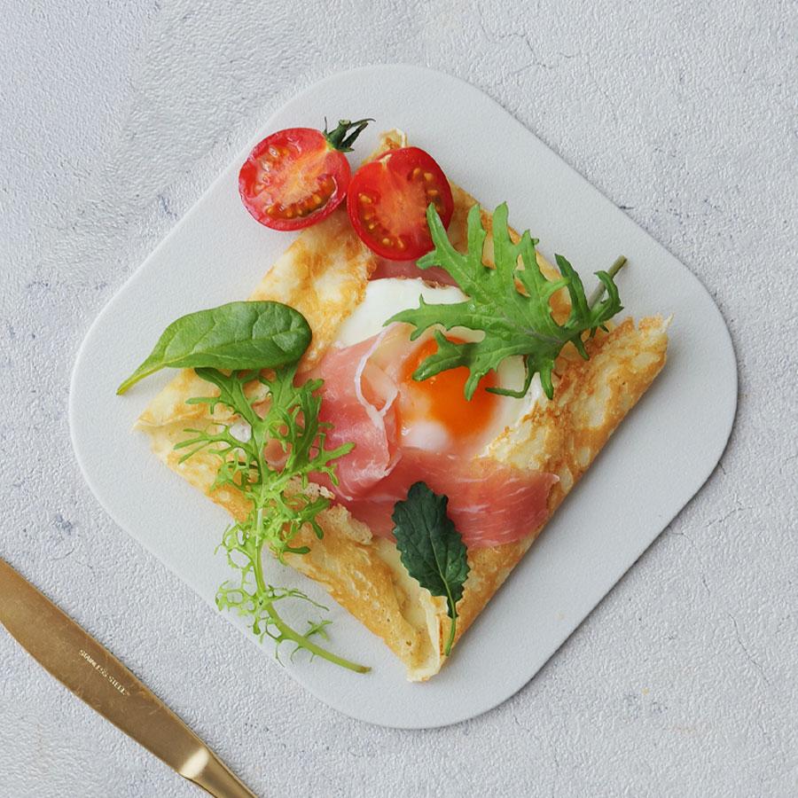 【日本製 抗菌まな板＆プレート 2枚組】食洗機対応＆耐熱120℃！カットしてそのまま食卓へ カットプレート ミニまな板 ( スクエア型・丸型 ) 爆買 |  | 12