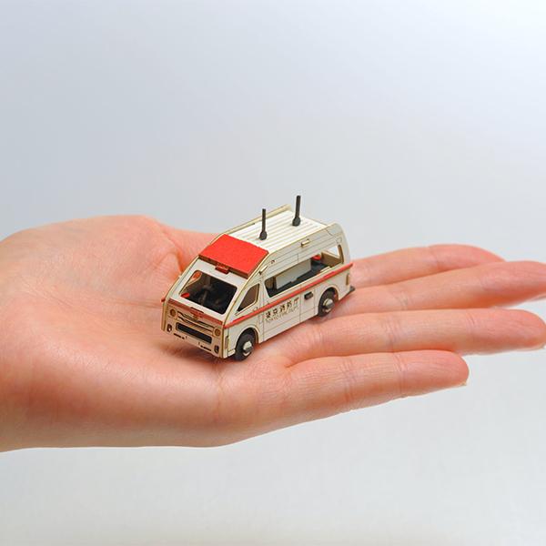 ペーパークラフト カーズクラフトミニ 救急車 CCM-E3 メール便対応品 654283 |  | 04