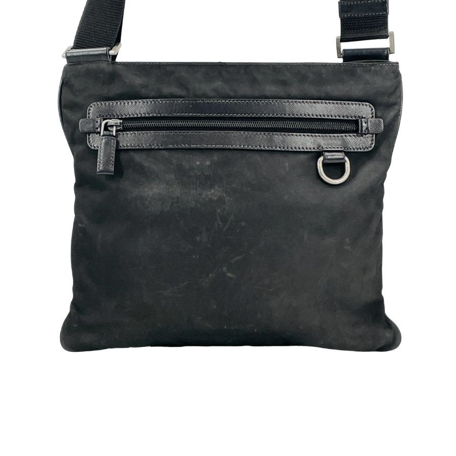 PRADA（プラダ） ナイロン ショルダーバッグ 斜め掛け ブラック 三角