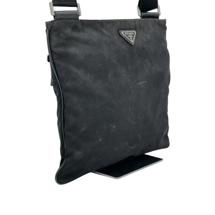 PRADA（プラダ） ナイロン ショルダーバッグ 斜め掛け ブラック 三角