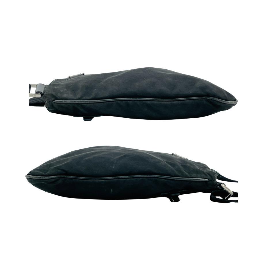 PRADA（プラダ） ナイロン ショルダーバッグ 斜め掛け ブラック 三角