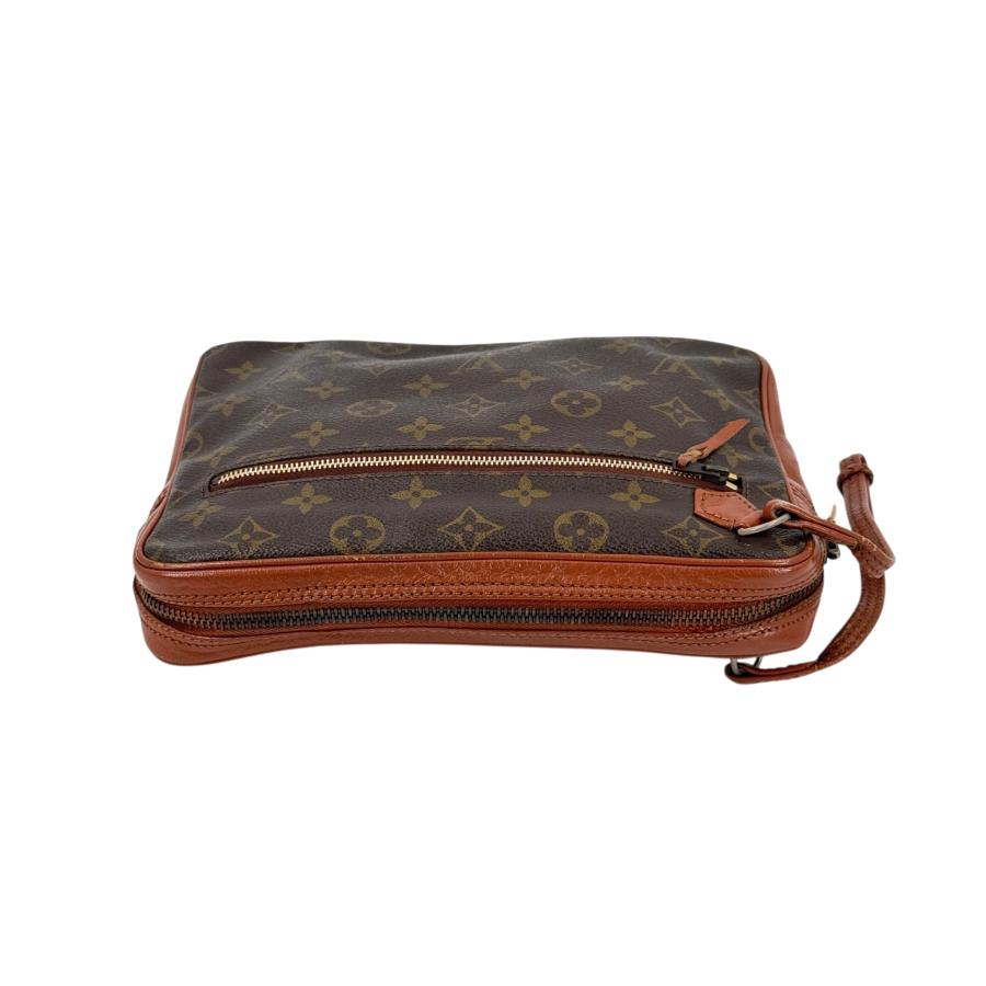 LOUIS VUITTON（ルイ・ヴィトン） モノグラム サックスポーツ クラッチ