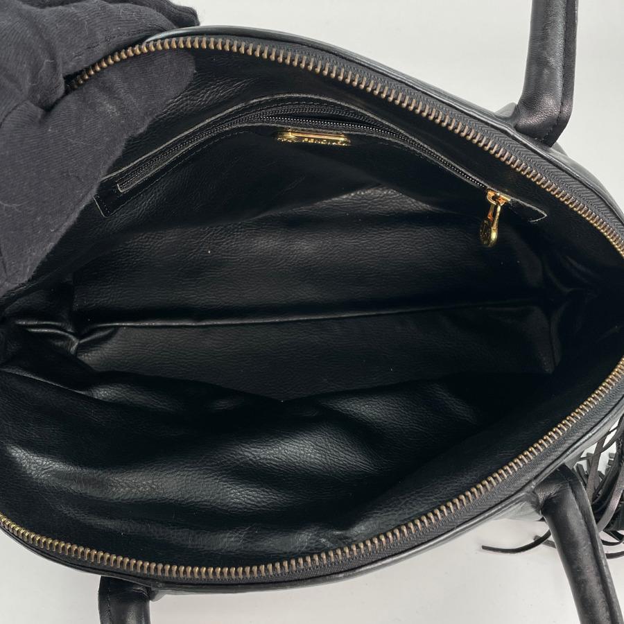 フェンディ　FENDI　ハンドバッグ　レザー