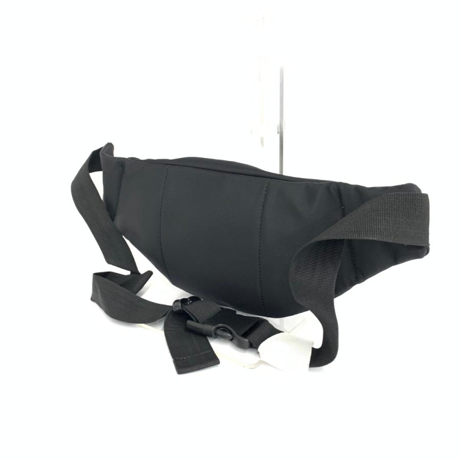 未使用✨️マリークワント　メタルナイロンデイジー　ボディバッグ　ブラック MARY QUANT マリークワント ボディバッグ 新品同様 デイジー