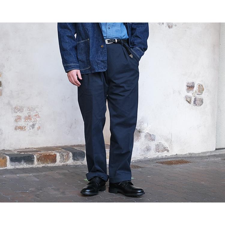 THEEのネイビーパンツ（2） THEEのネイビーパンツ（2）