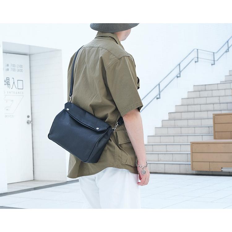SLOW 別注 ガスマスクショルダー L ブラック レザーバッグ-