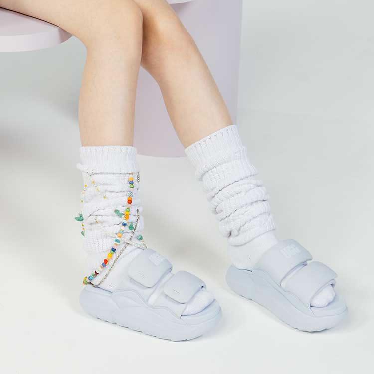 UGG（アグ） レディース サンダル LA アルト ステッチ : FLISCO by