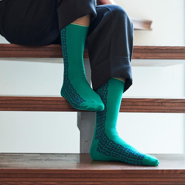 爆買 FEEL MY FOOTSTEPS LETTER PATTERN SOCKS フィールマイフット