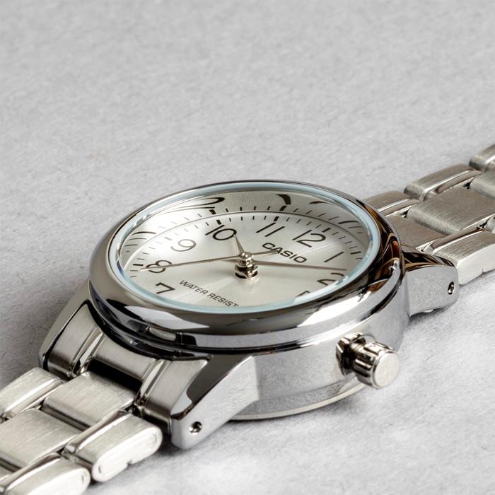 CASIO STANDARD WOMEN カシオ LTP-V002D 腕時計 時計 ブランド レディース チープカシオ チプカシ アナログ 日付 日本未発売 ギフト プレゼントの画像