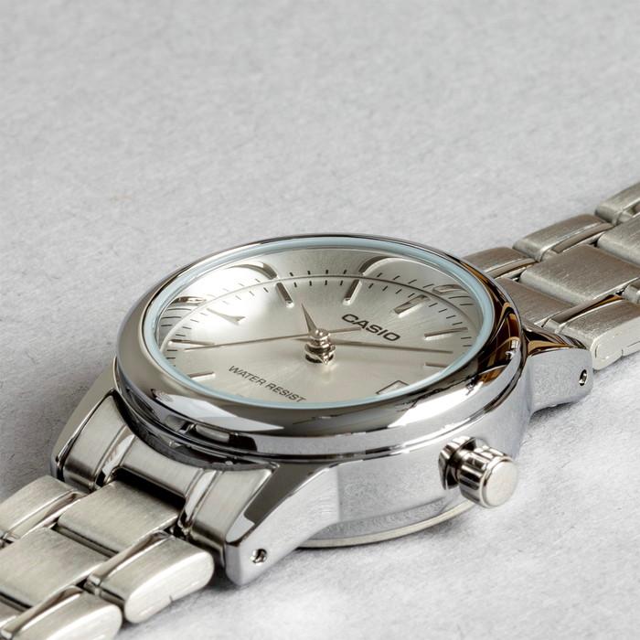 CASIO STANDARD WOMEN カシオ LTP-V002D 腕時計 時計 ブランド レディース チープカシオ チプカシ アナログ 日付 日本未発売 ギフト プレゼントの画像