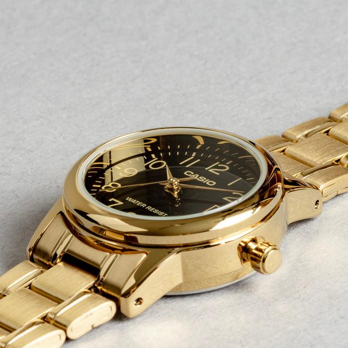 スタンダード（CASIO） 並行輸入品 10年保証 日本未発売 CASIO