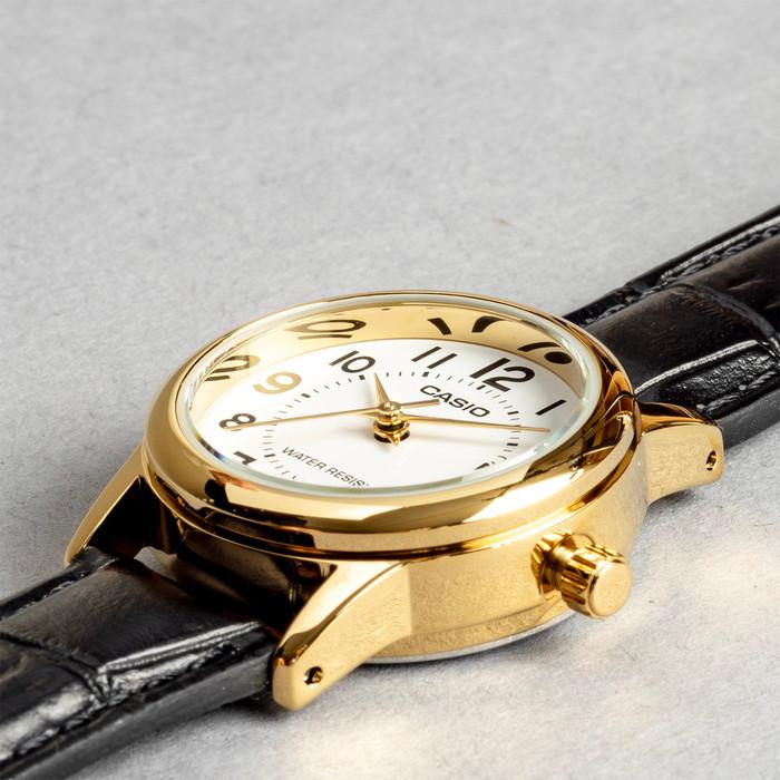 スタンダード（CASIO） 並行輸入品 10年保証 日本未発売 CASIO