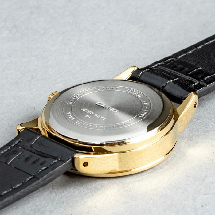 スタンダード（CASIO） 並行輸入品 10年保証 日本未発売 CASIO