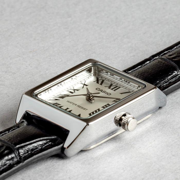 スタンダード（CASIO） 海外正規品 10年保証 日本未発売 CASIO