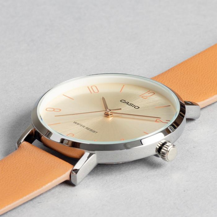 スタンダード（CASIO） 海外正規品 10年保証 日本未発売 CASIO