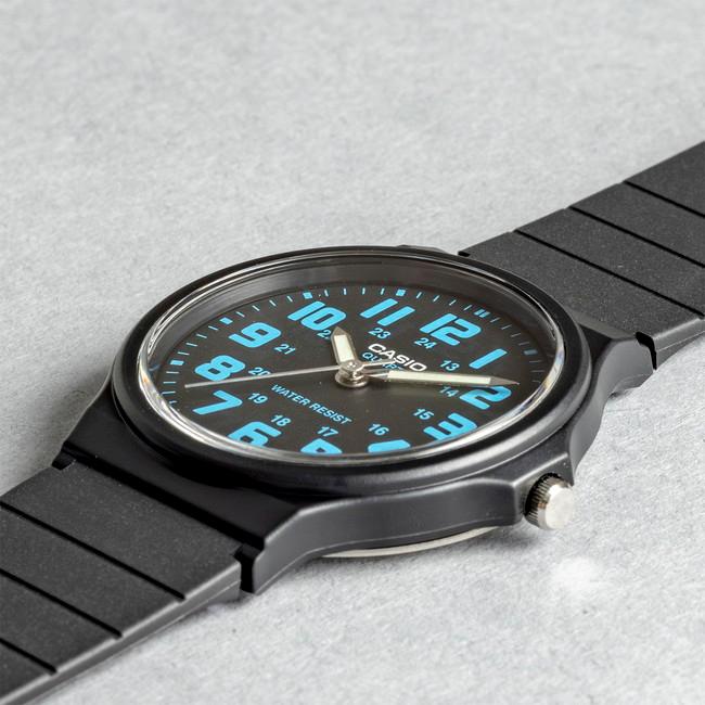 スタンダード（CASIO） 海外正規品 10年保証 日本未発売 CASIO