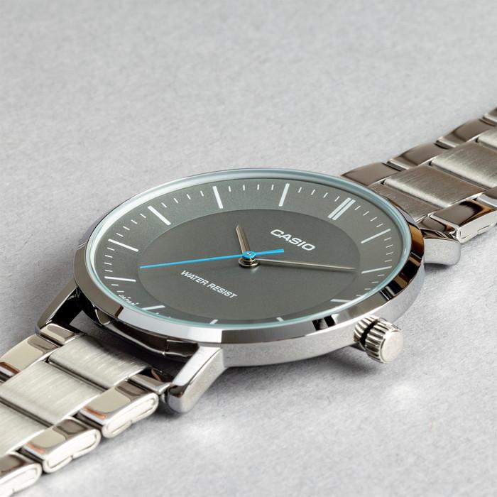 スタンダード（CASIO） 海外正規品 10年保証 日本未発売 CASIO