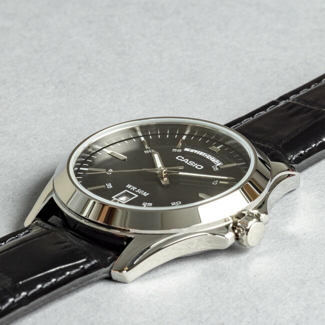 (美品)カシオ CASIO MTP-1370D-1A1 アナログ時計【稼働品】 スタンダード（CASIO） 並行輸入品 10年保証 日本未発売 CASIO