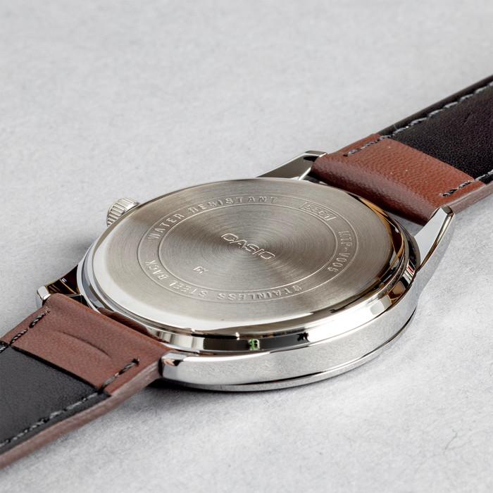 スタンダード（CASIO） 海外正規品 10年保証 日本未発売 CASIO