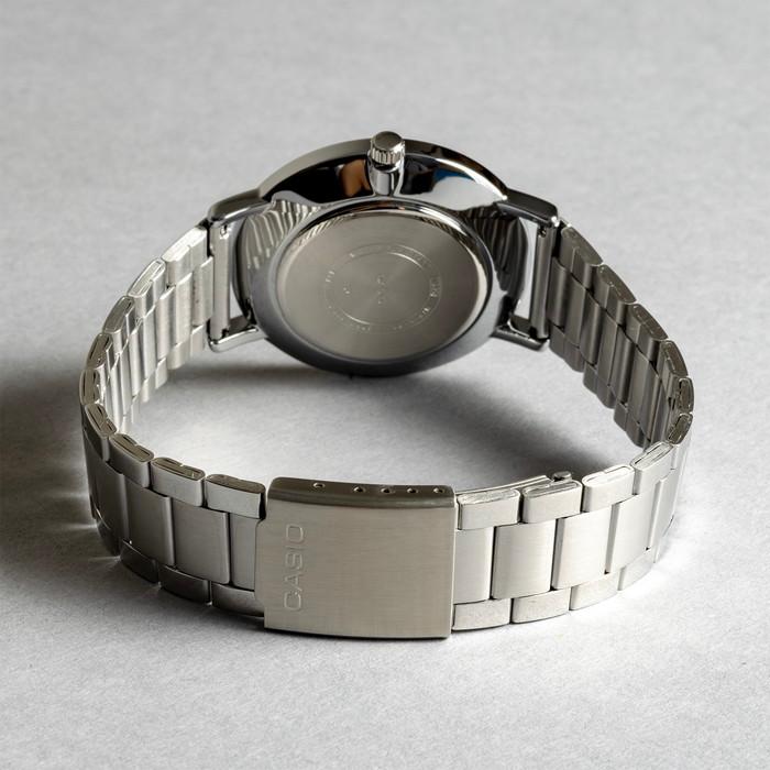 スタンダード（CASIO） 海外正規品 10年保証 日本未発売 CASIO