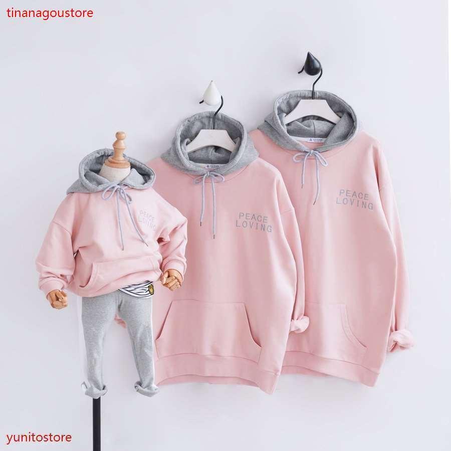 お揃いコーデ 家族お揃い 親子服 春 秋 スウェット パパ ママ キッズ 親子ペア カップル トレーナー トップス 長袖 可愛い 家族写真 韓国風 おしゃれ 夫婦 恋人 好評受付中