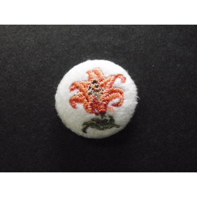 花柄 刺繍 くるみボタン 124 白地 16mm 可愛い おしゃれ ワンポイント マーク 印 百合 18kl124 タイニ ショップ 通販 Yahoo ショッピング