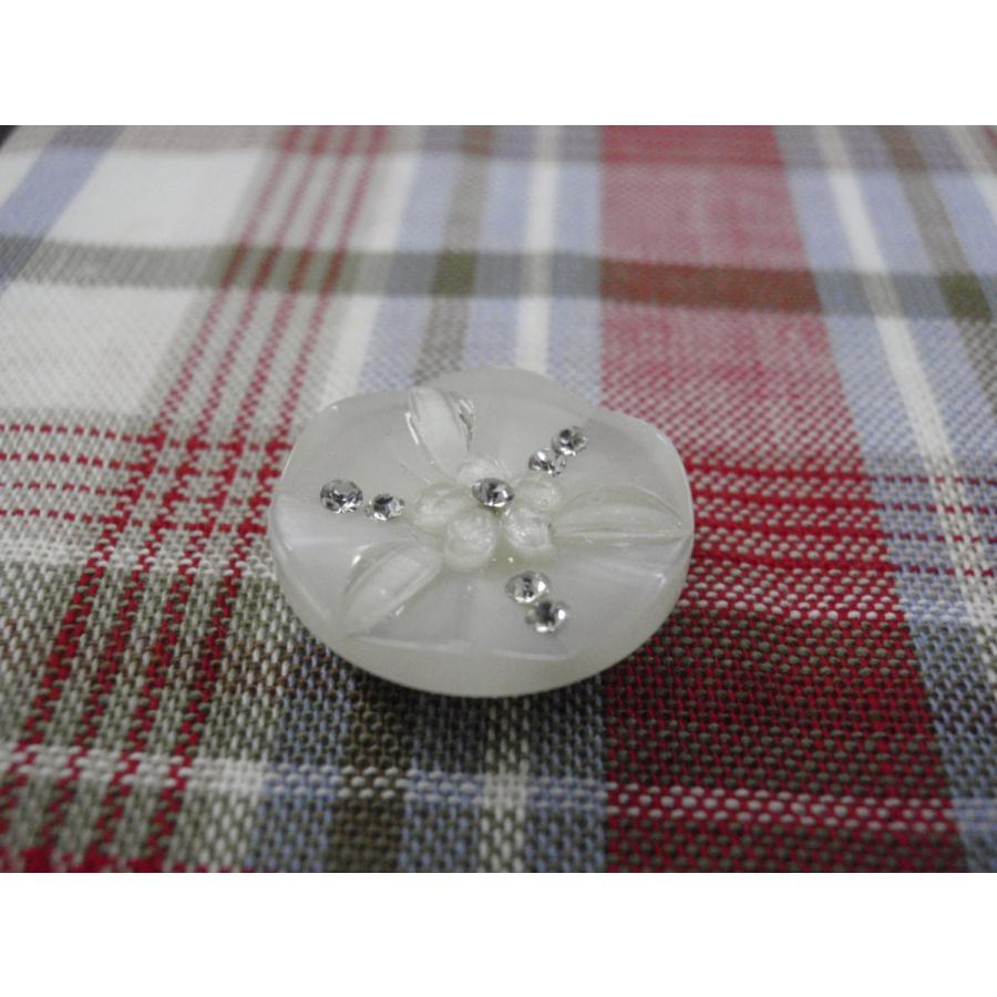 ラインストーン入りボタン F0341 18mm |  | 01