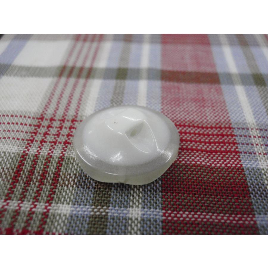 ラインストーン入りボタン F0341 18mm |  | 02
