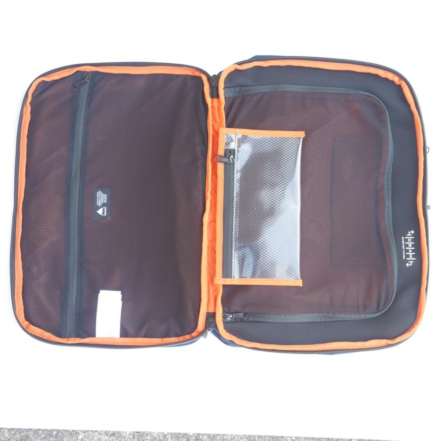 バートン スイッチアップバックパック Switchup Backpack 23リットル （Dress Blue Ballistic