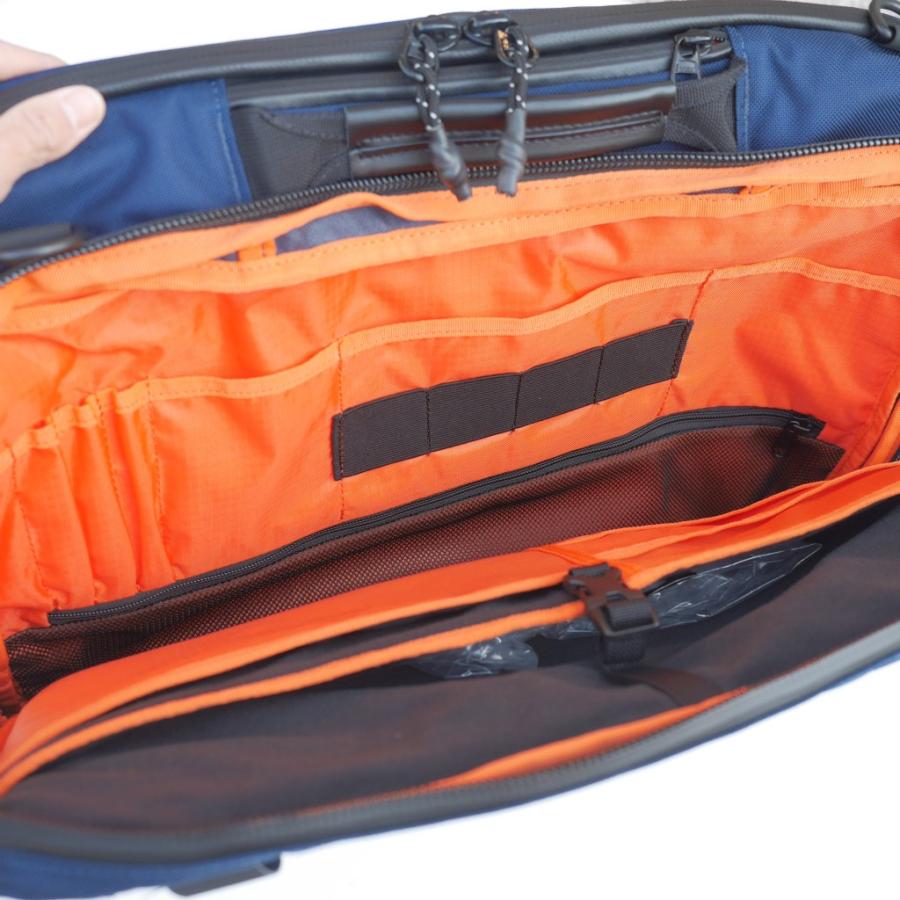 バートン スイッチアップバックパック Switchup Backpack 23リットル （Dress Blue Ballistic