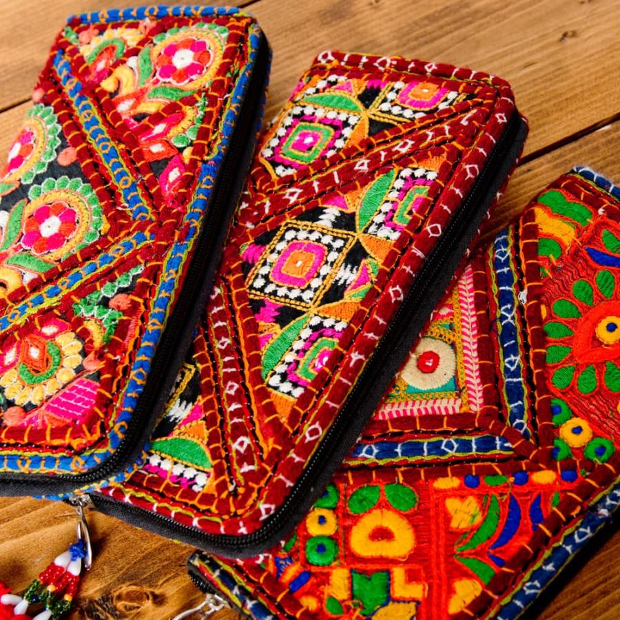 財布 長財布 カッチ刺繍 古布 (1点物)カッチ刺繍の長財布 パッチ 財布 長財布 カッチ刺繍 古布 (1点物)カッチ刺繍の長財布 パッチ