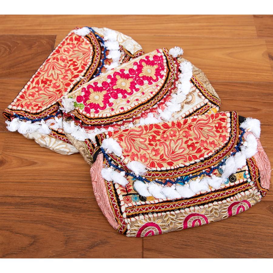ショルダーバッグ ポシェット 刺繍 ビーズ (ホワイト系)選べる ショルダーバッグ ポシェット 刺繍 ビーズ (ホワイト系)選べる